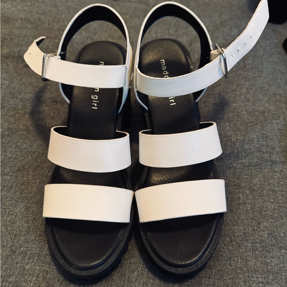 Madden Girl Black and White Platform Sandals - Picture 4 of 6